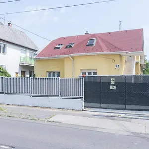 Hi-bp Garden City Batsanyi 3 Rooms, Upstairs Near The City Train With Free Parking Apartment Budapest